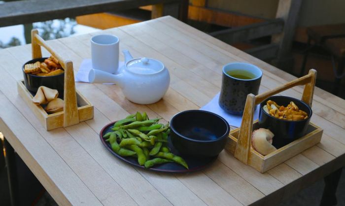 煎茶法備茶、備水、生火煮水、調鹽、投茶、育華、分茶、飲茶、潔器等九個步驟 www.szwsmoon.cn