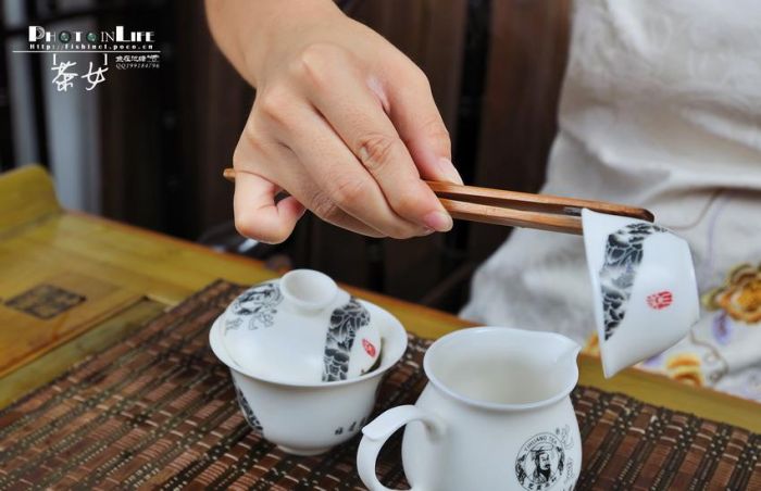 河州人的“刮碗子”茶 www.szwsmoon.cn