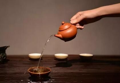紫砂壺的嘴、孔、把、底，都有哪些學問？ www.szwsmoon.cn