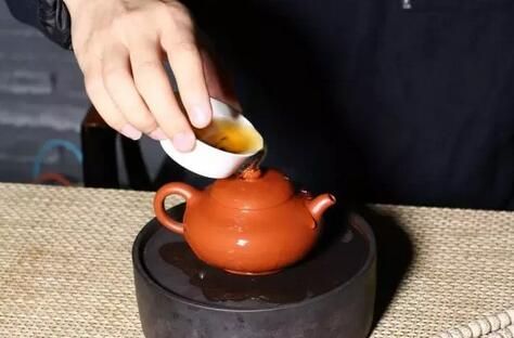 紫砂神秘的妝容:包漿 www.szwsmoon.cn