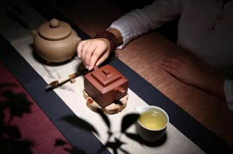 喝茶不懂壺，枉為喝茶人 www.szwsmoon.cn