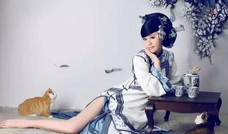 青花瓷的雅，勝卻人間春色 www.szwsmoon.cn