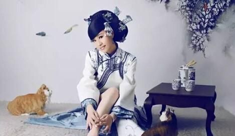 青花瓷的雅，勝卻人間春色 www.szwsmoon.cn